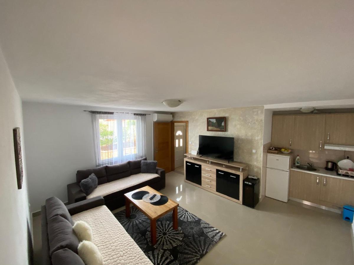 Holiday Home Cerim Trogir Exteriér fotografie